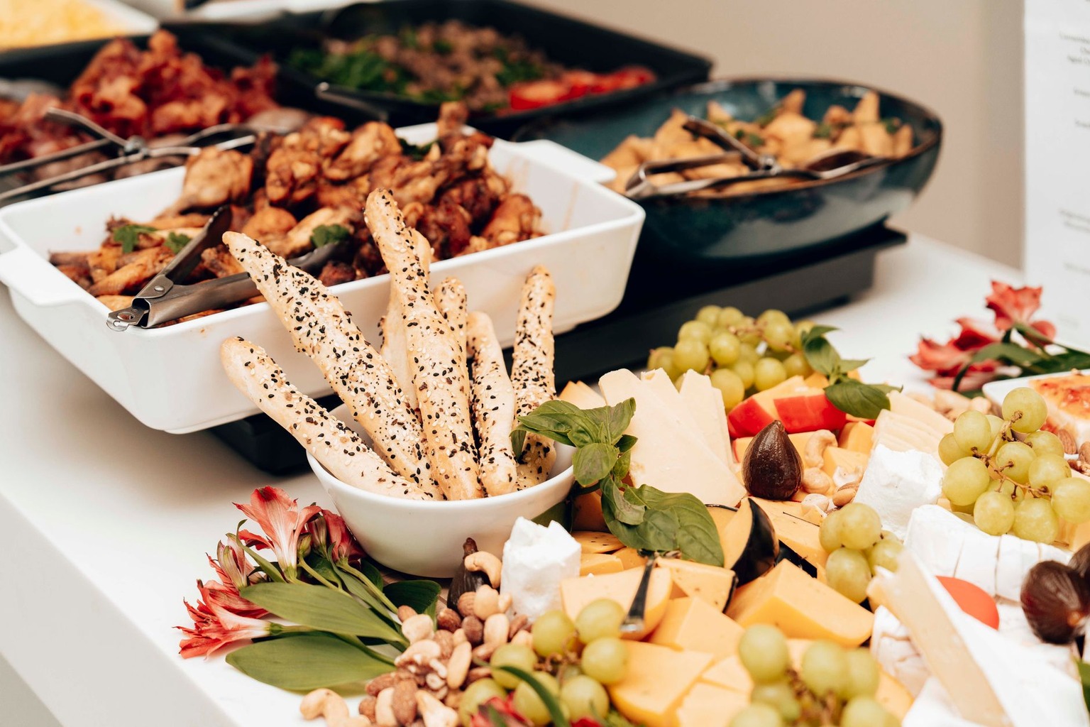 Business Catering in Berlin: So gelingt das perfekte Firmen-Event — Menüplanung mit Berlin-Flair: Wie Sie regionale Iden